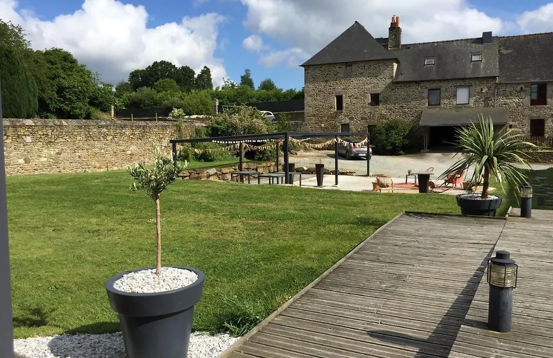 Maison d'hôtes&Gîtes Domaine de la Garaye-1